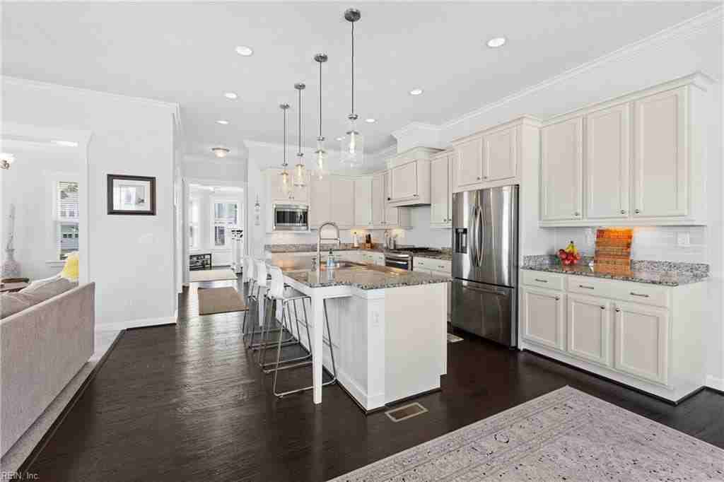 1925 Flintshire Dr - Photo 4 of 20