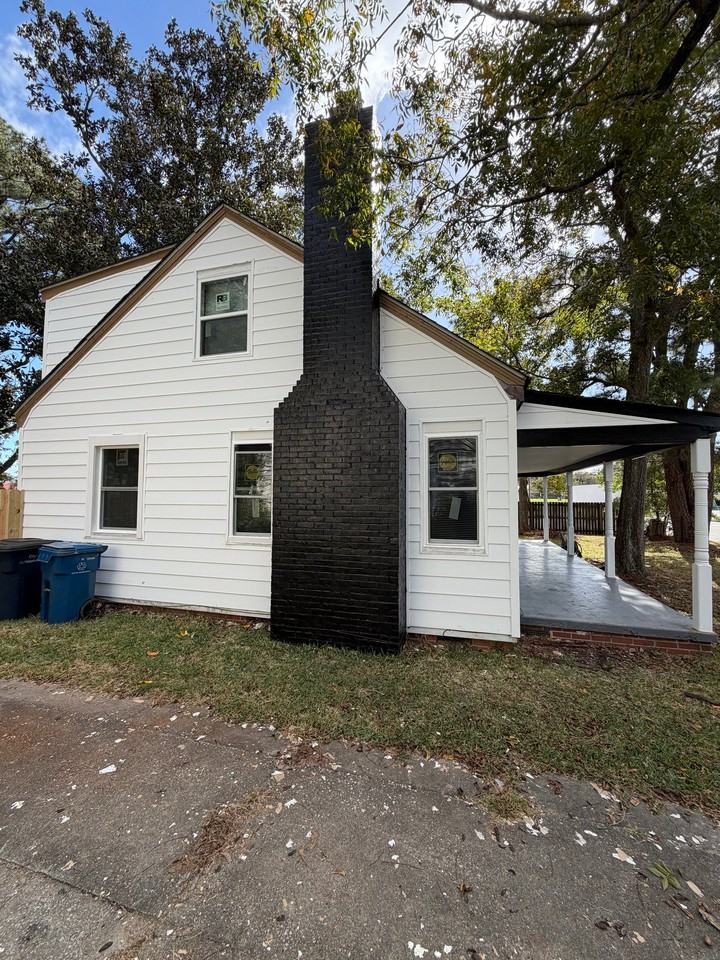 312 Bordeaux St - Photo 2 of 18