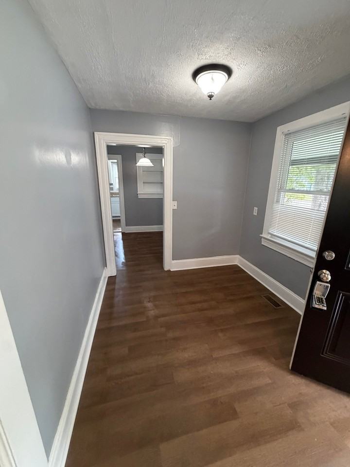 312 Bordeaux St - Photo 5 of 18