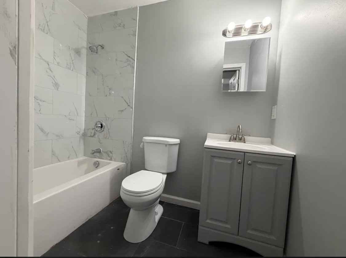1597 Park St #1A - Photo 2 of 8