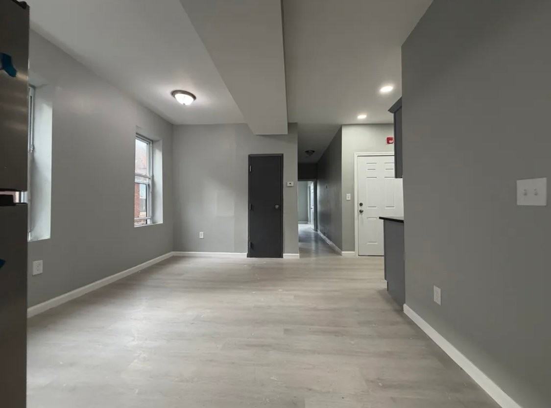1597 Park St #1A - Photo 4 of 8