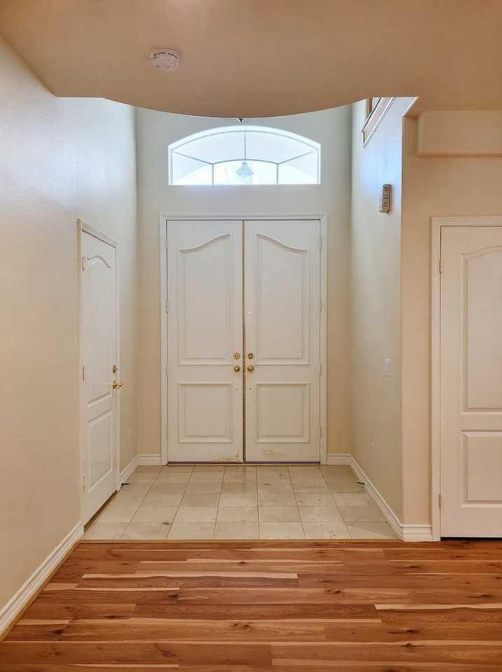 822 S Golden West Ave #B - Photo 2 of 20