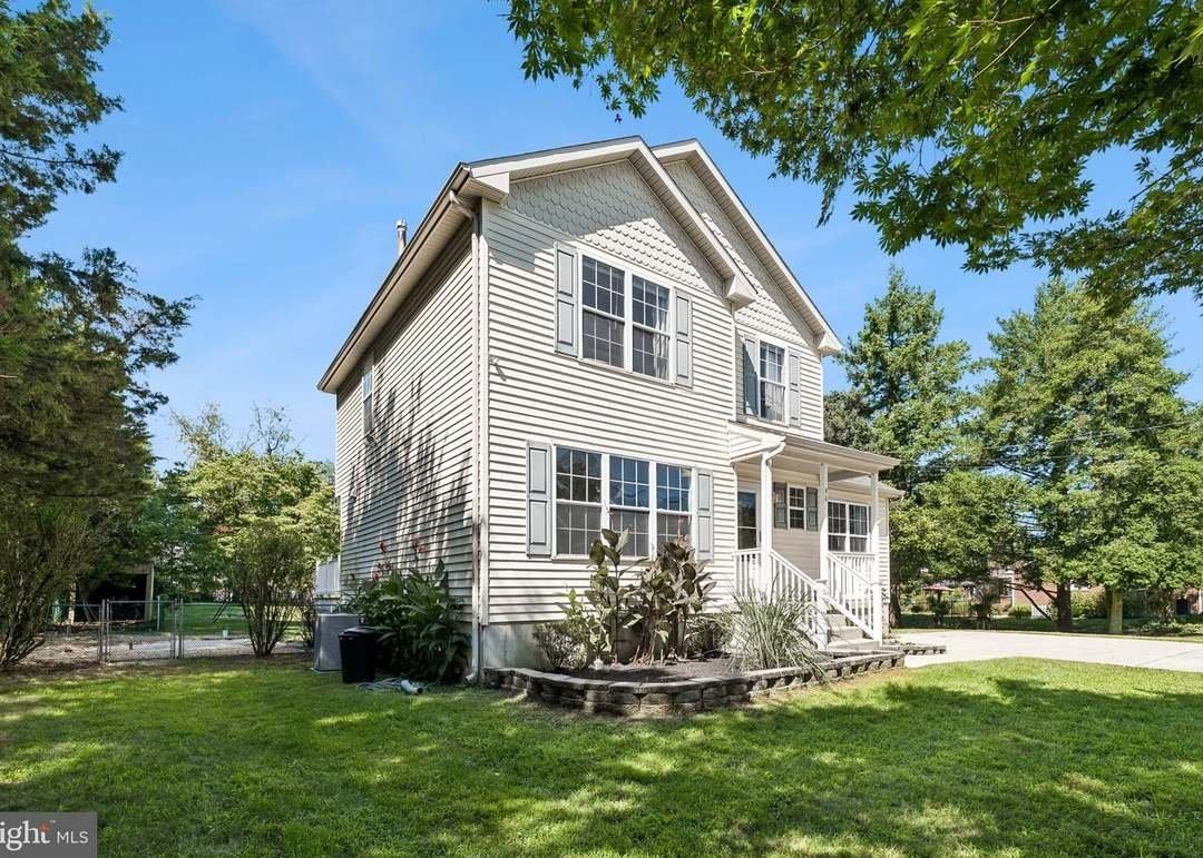 46 Evergreen Ave - Photo 4 of 26