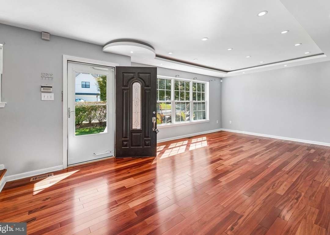 46 Evergreen Ave - Photo 5 of 26