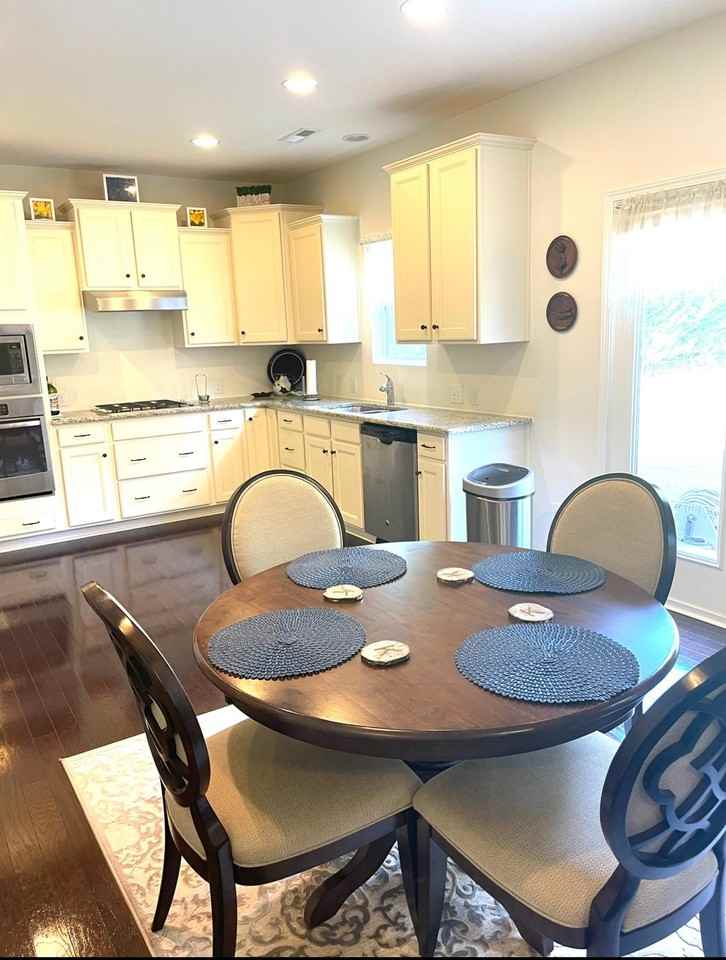 409 Elizabeth Valley Ln - Photo 5 of 17