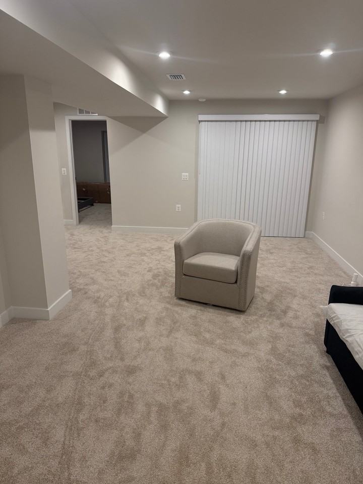 18423 Centennial Cir - Photo 3 of 17
