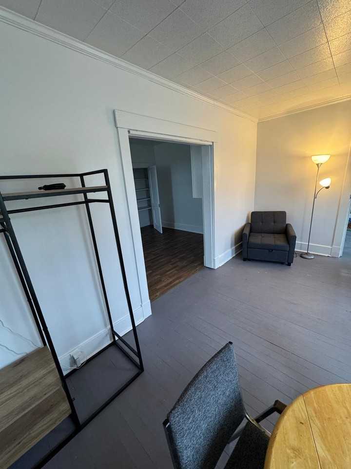 418 Park Ave #418B - Photo 4 of 7