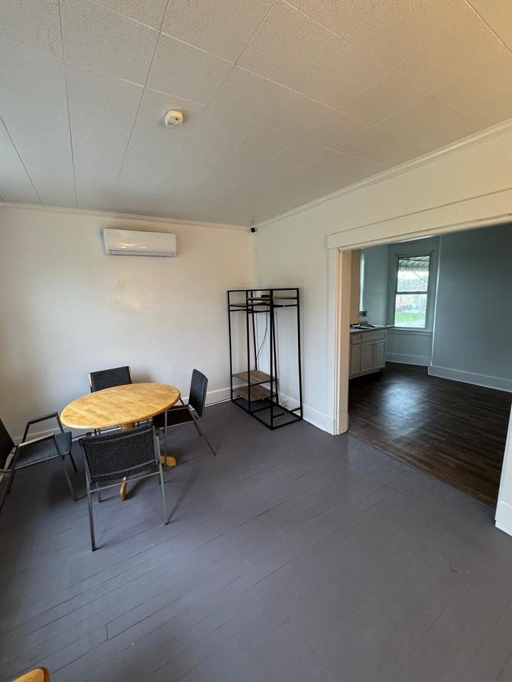 418 Park Ave #418B - Photo 6 of 7