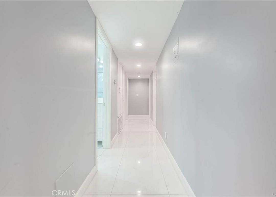 635 E Elmwood Ave #106 - Photo 6 of 14