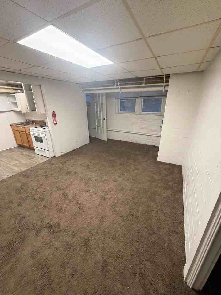 423 Washington St #4 - Photo 3 of 5