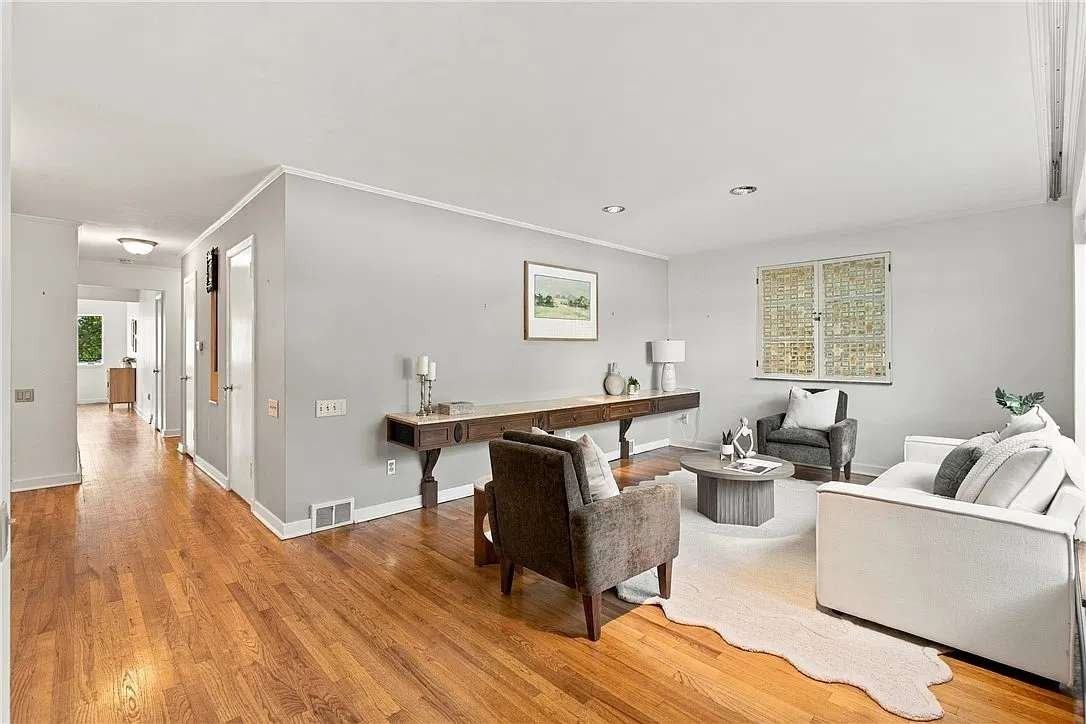 28 Unger Ln - Photo 3 of 10