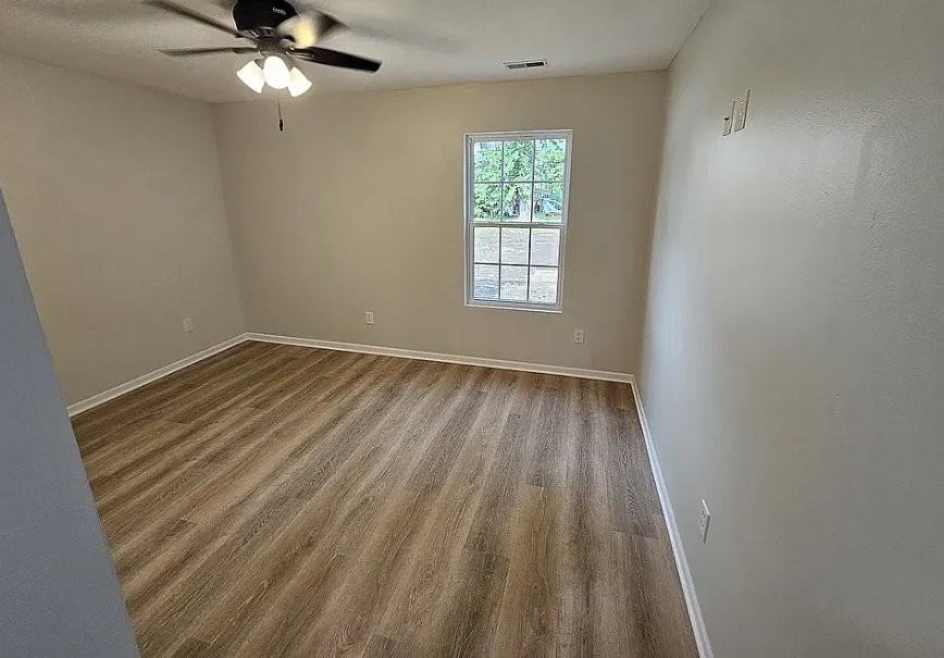 923 N 90th St - Photo 4 of 5
