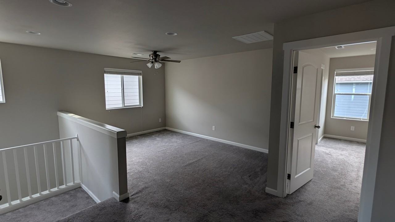 5107 Kenrick St Se - Photo 3 of 15