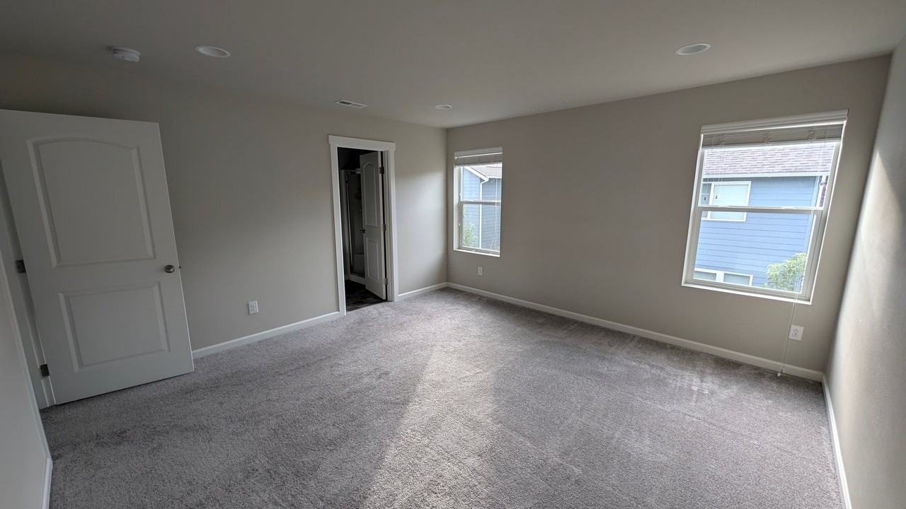 5107 Kenrick St Se - Photo 5 of 15