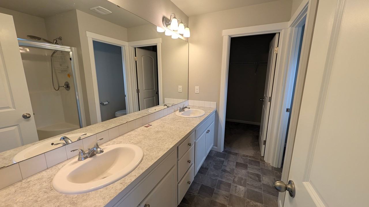 5107 Kenrick St Se - Photo 6 of 15
