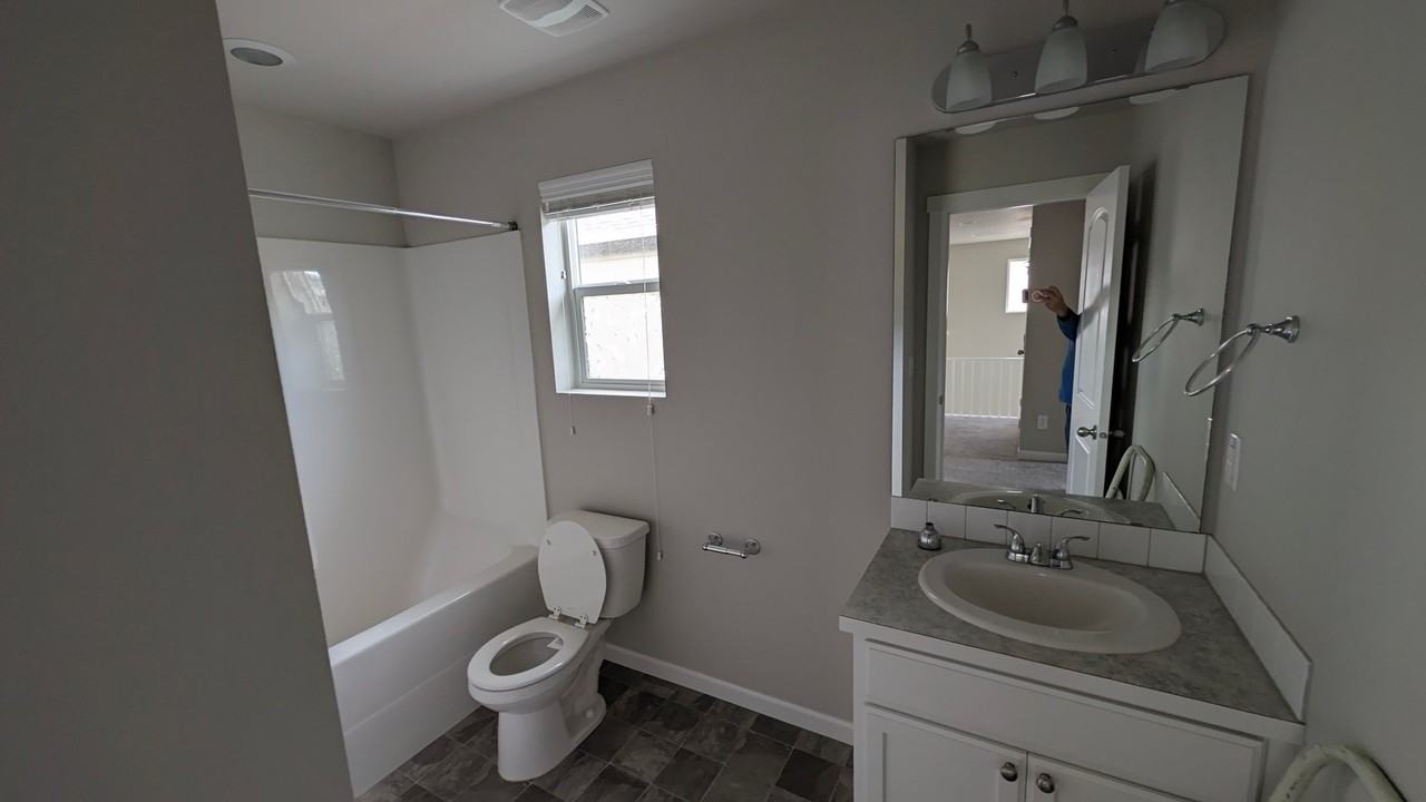 5107 Kenrick St Se - Photo 7 of 15