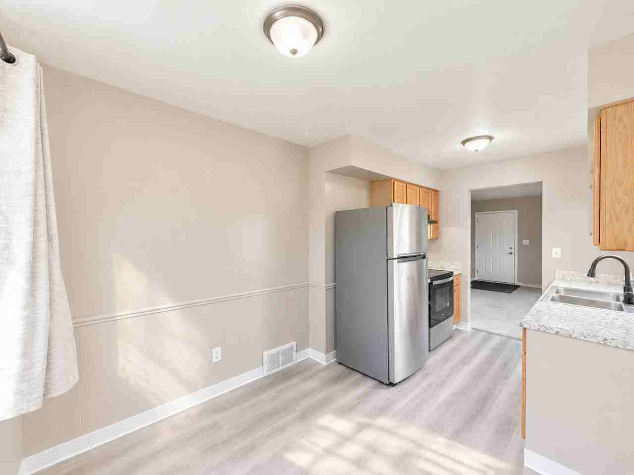 4107 Burchfield Dr - Photo 5 of 11