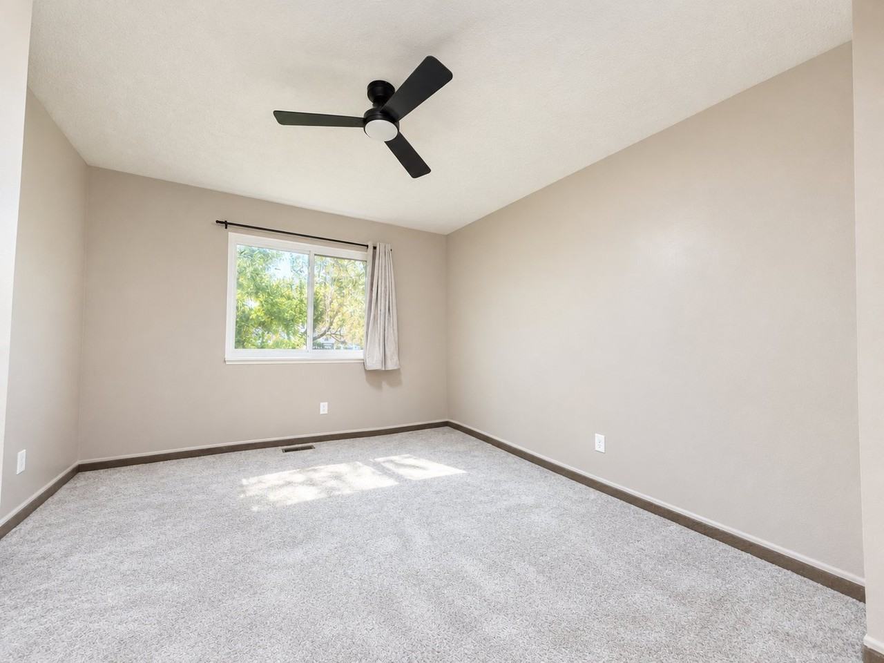 4107 Burchfield Dr - Photo 6 of 11