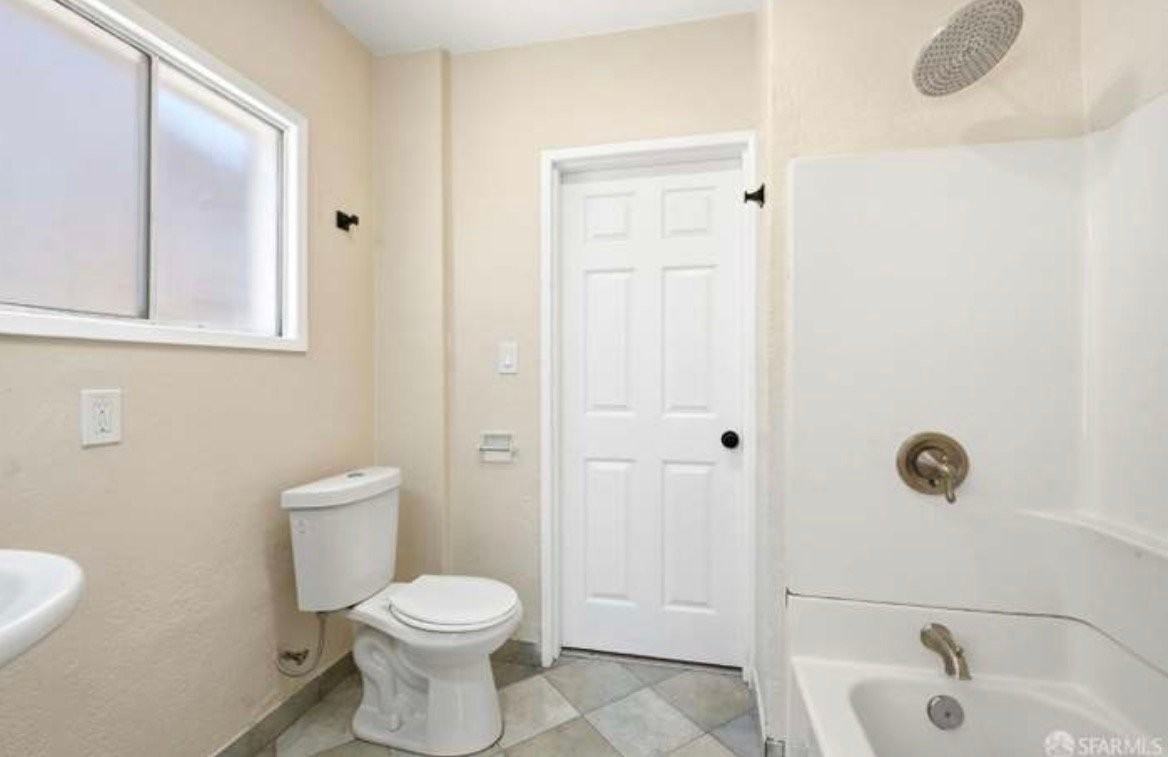 421 22nd St - Photo 5 of 6