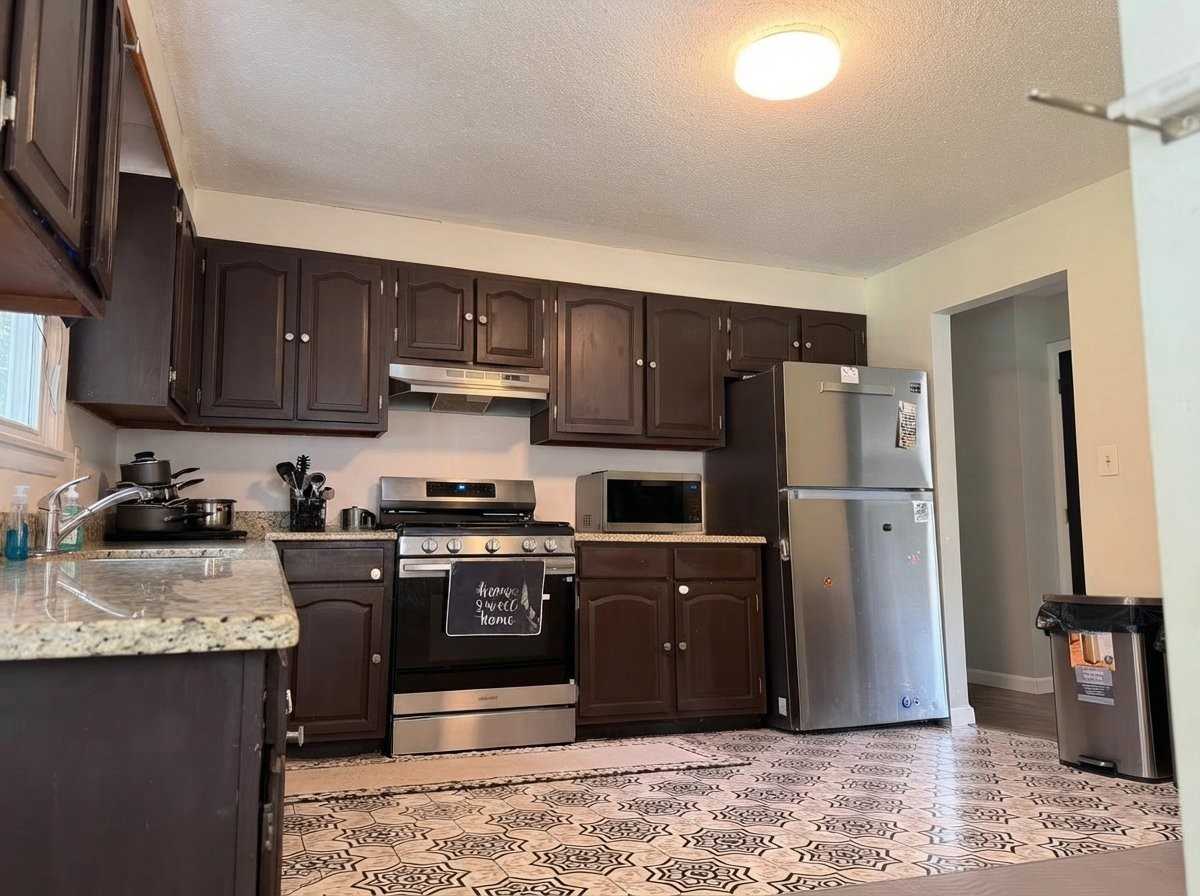 7 Delaney Ave - Photo 2 of 9