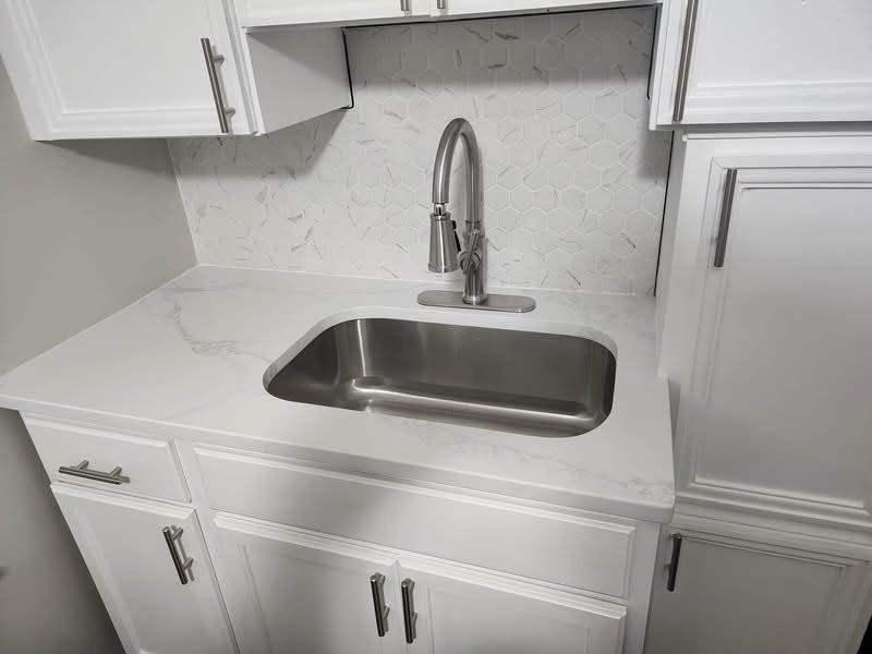 471 Lamson Ave - Photo 2 of 16