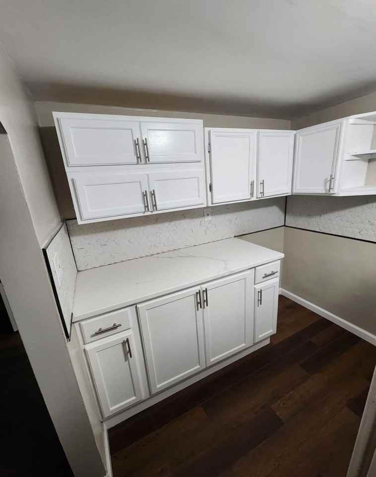 471 Lamson Ave - Photo 3 of 16