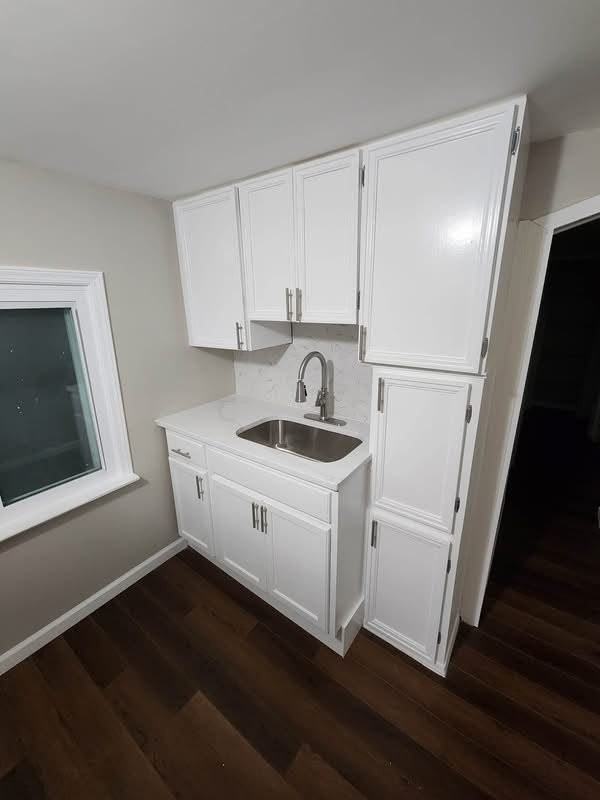471 Lamson Ave - Photo 5 of 16