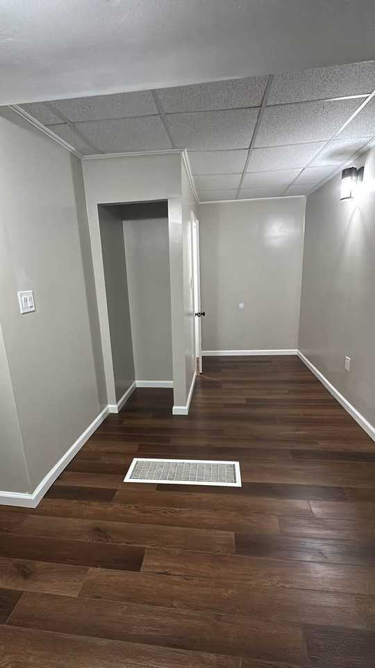 471 Lamson Ave - Photo 7 of 16
