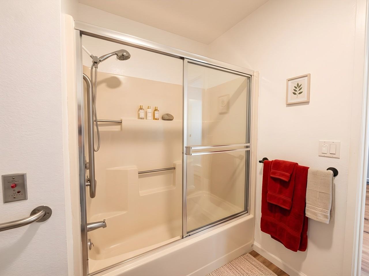 1312 Clarke St #B - Photo 5 of 10