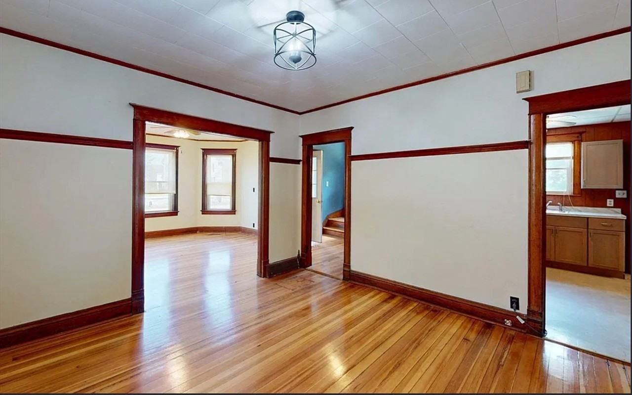 153 Russell St - Photo 7 of 16