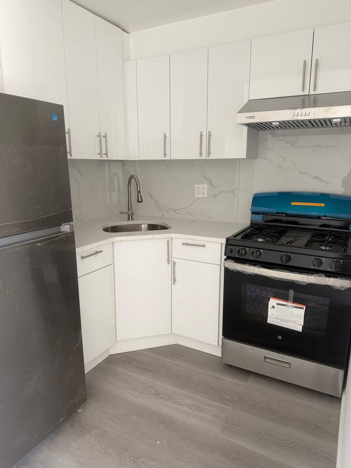 162nd Street And 45th Ave #1stFL - Photo 4 of 5