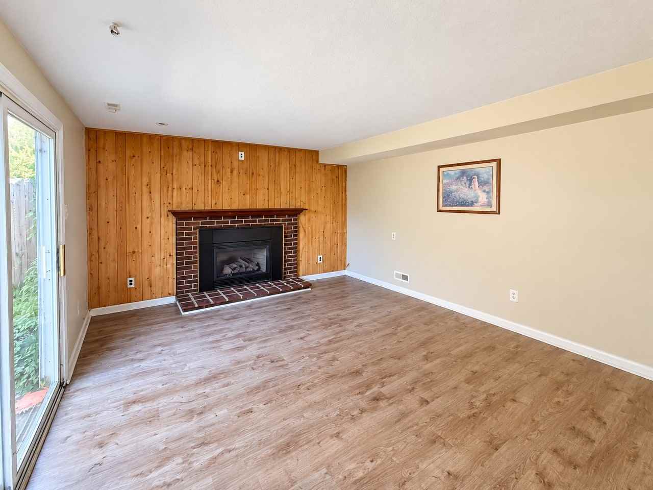 101 Polonia Way - Photo 5 of 15