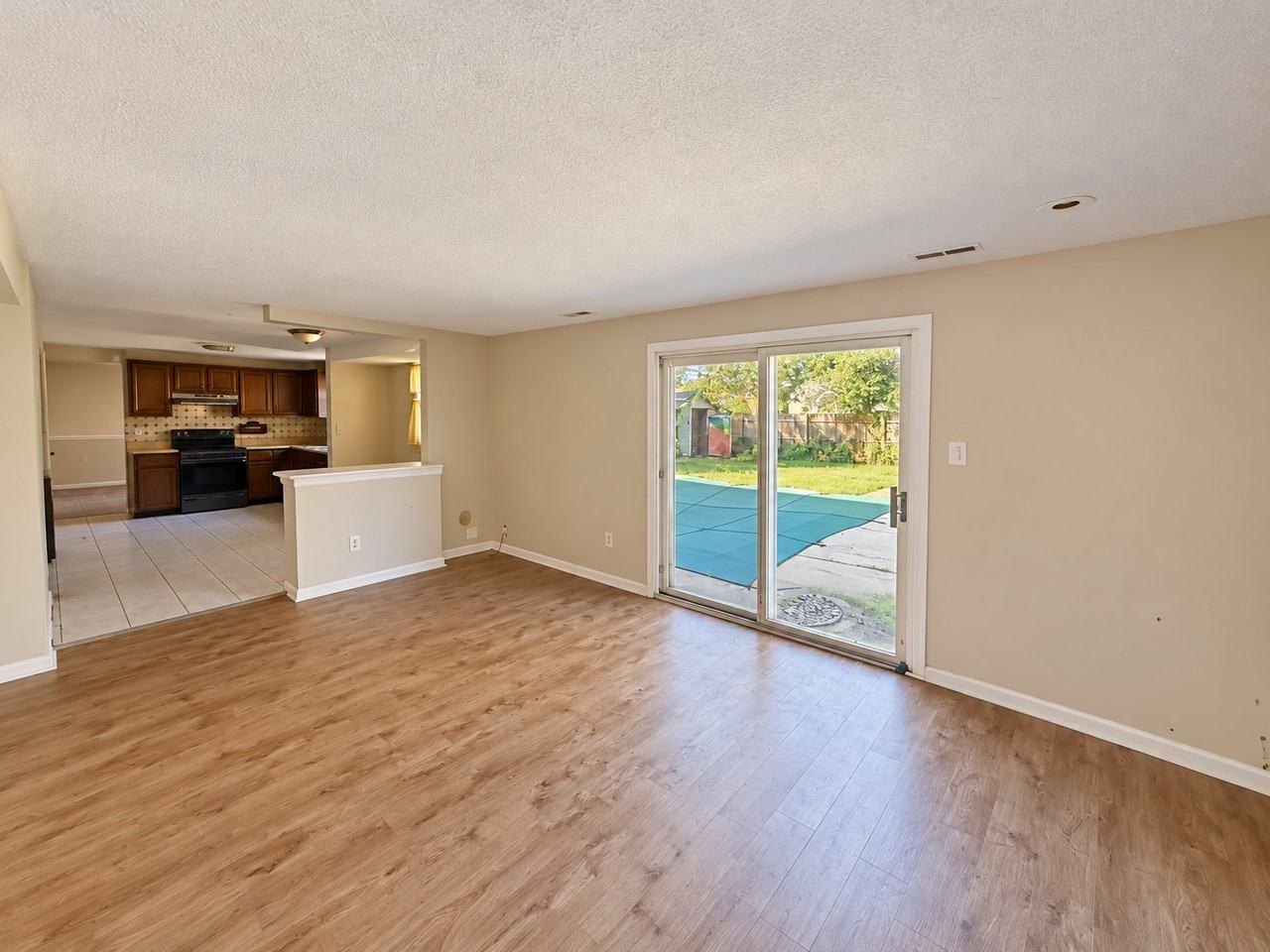 101 Polonia Way - Photo 6 of 15