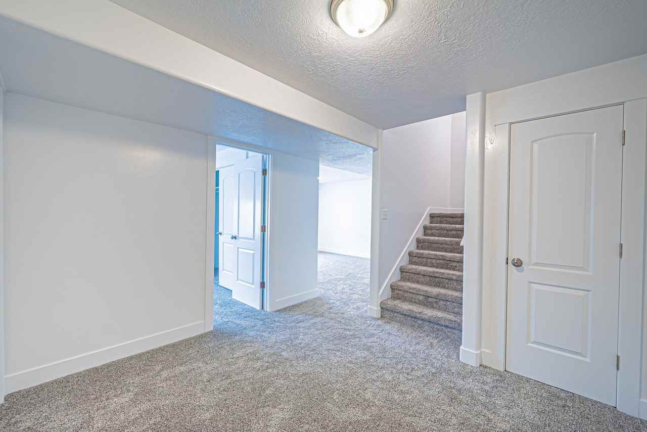 1453 Nw - Photo 5 of 17