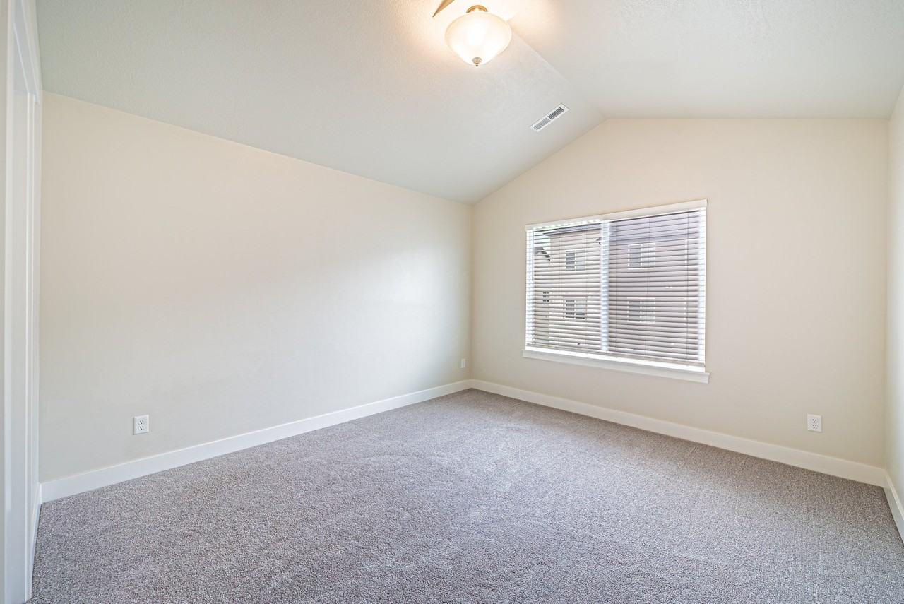 1453 Nw - Photo 7 of 17
