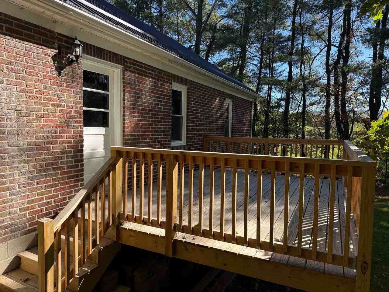 216 Frost Ave - Photo 5 of 20