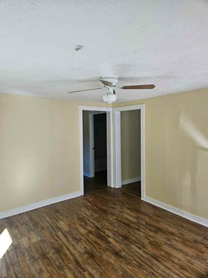 145 Circle Dr - Photo 4 of 17