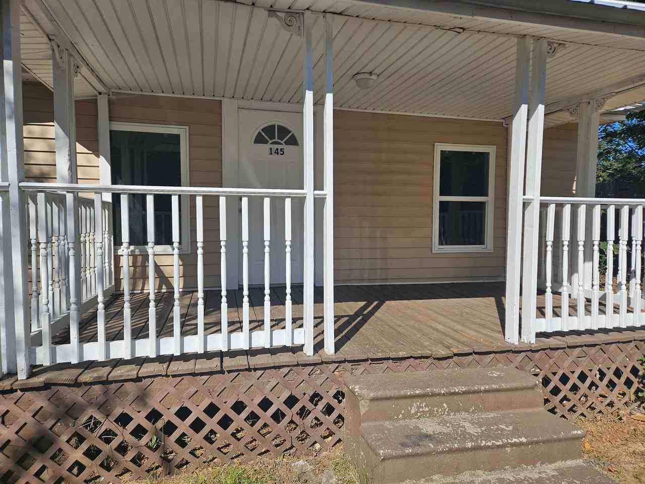145 Circle Dr - Photo 3 of 17