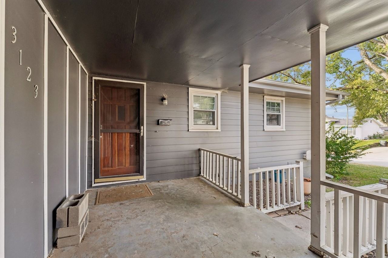 3123 S 137th St - Photo 4 of 30