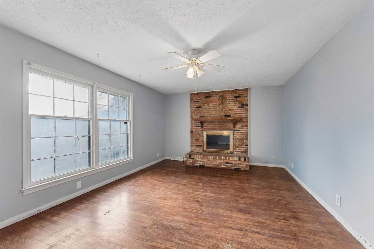 3123 S 137th St - Photo 6 of 30