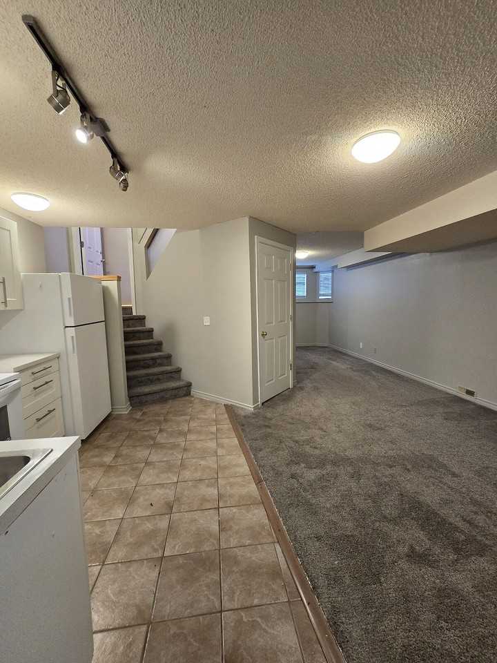 7991 Laguna Way Ne - Photo 5 of 11
