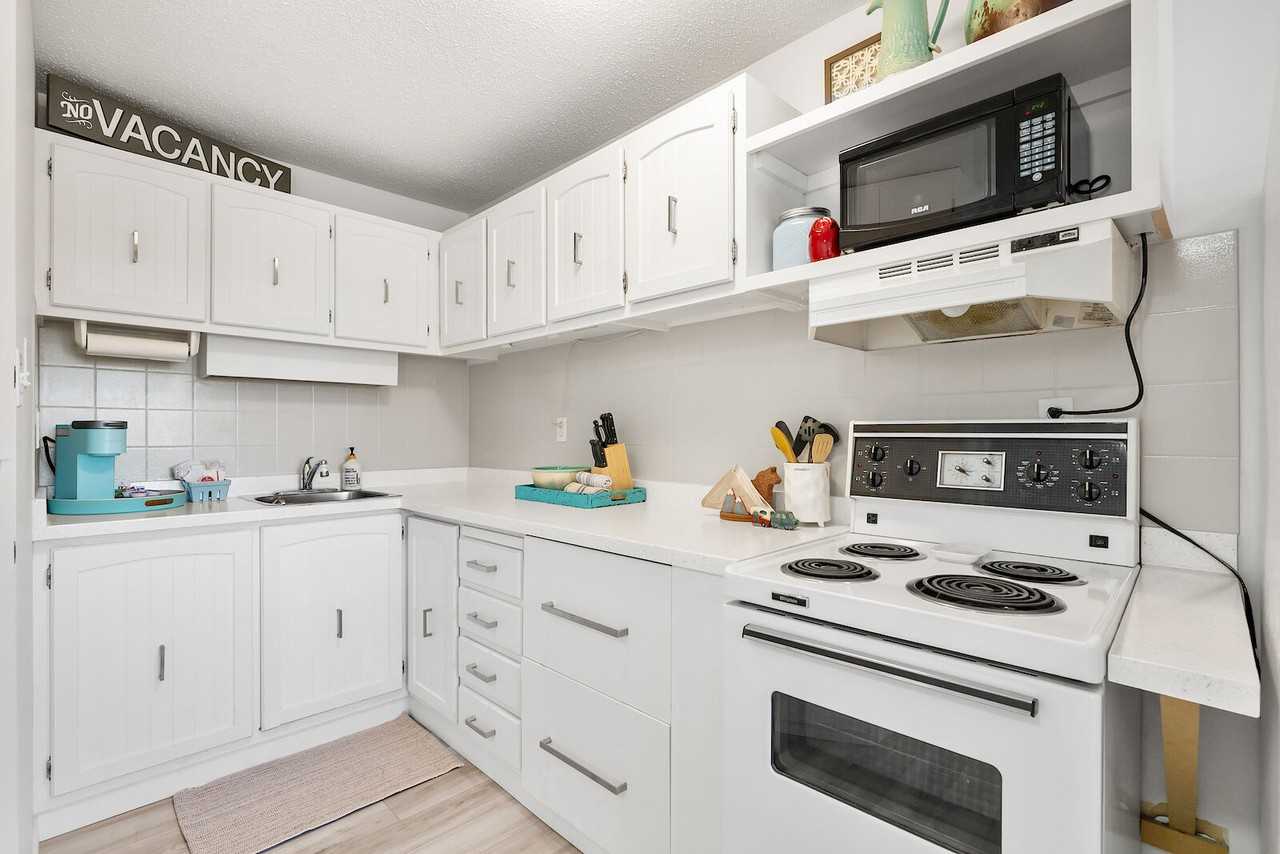 4312 75 St Nw - Photo 7 of 28