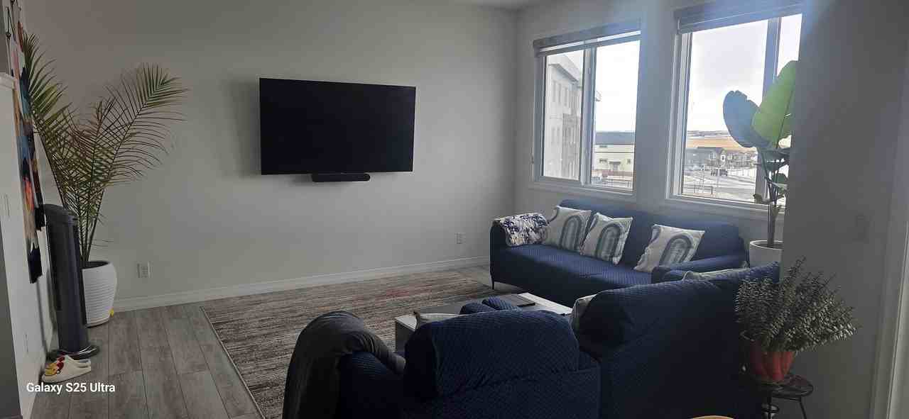 176 Howse Cres Ne - Photo 3 of 26