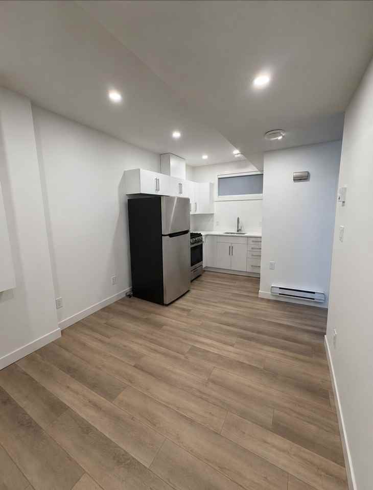 9756 - 11730 91 St Nw - Photo 3 of 10