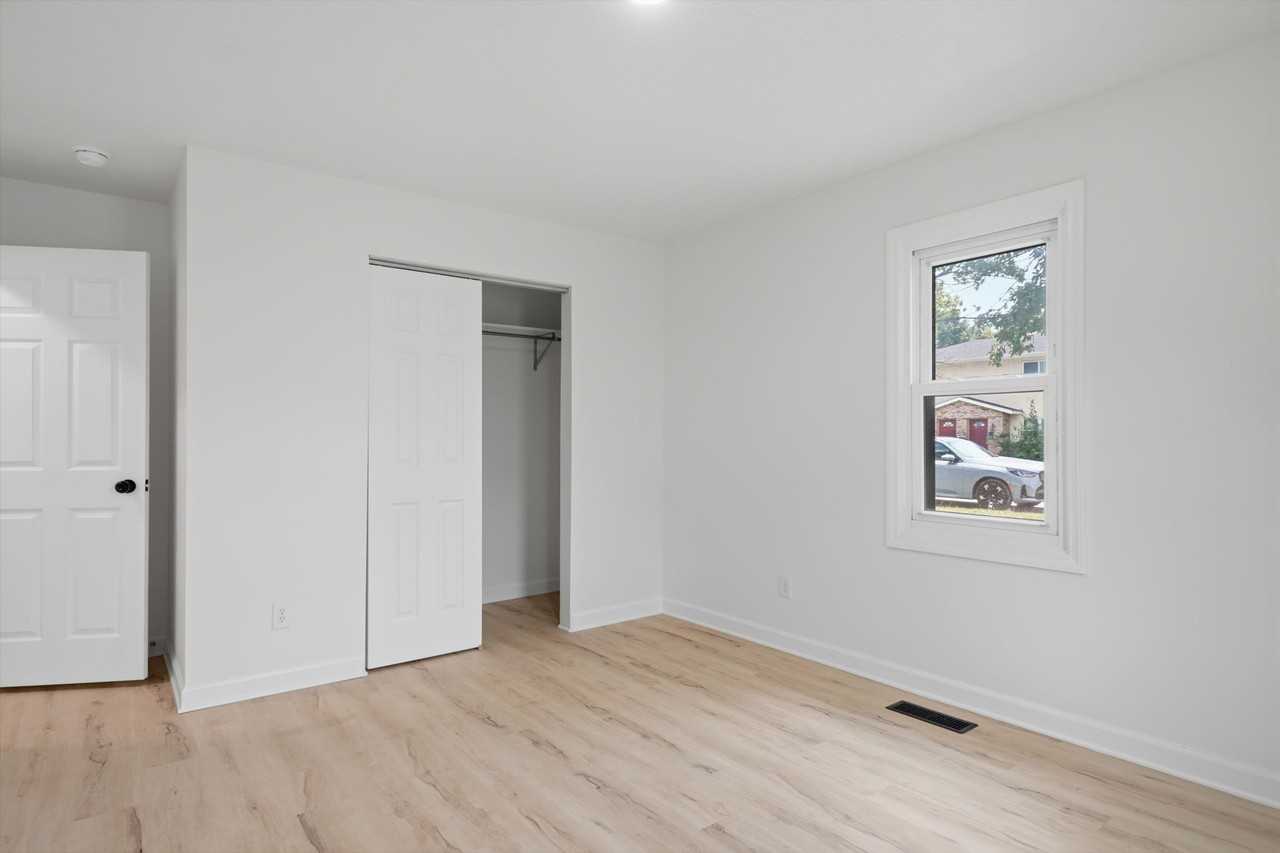 2034 Dunbar Dr #NA - Photo 2 of 16