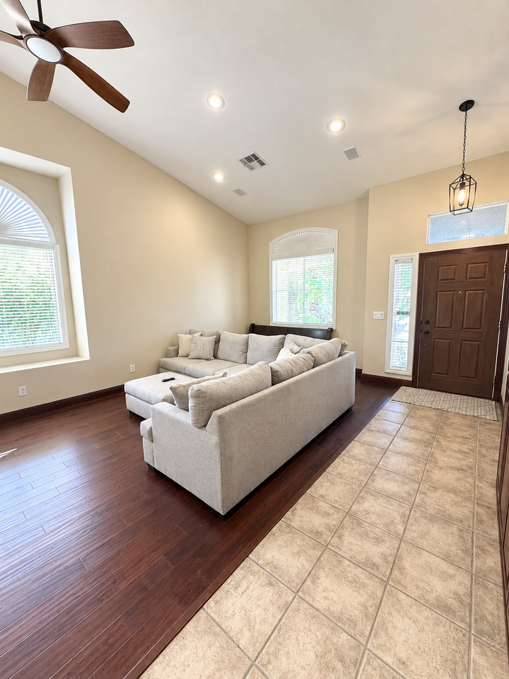 1904 Park Shadows Ln #NA - Photo 4 of 17