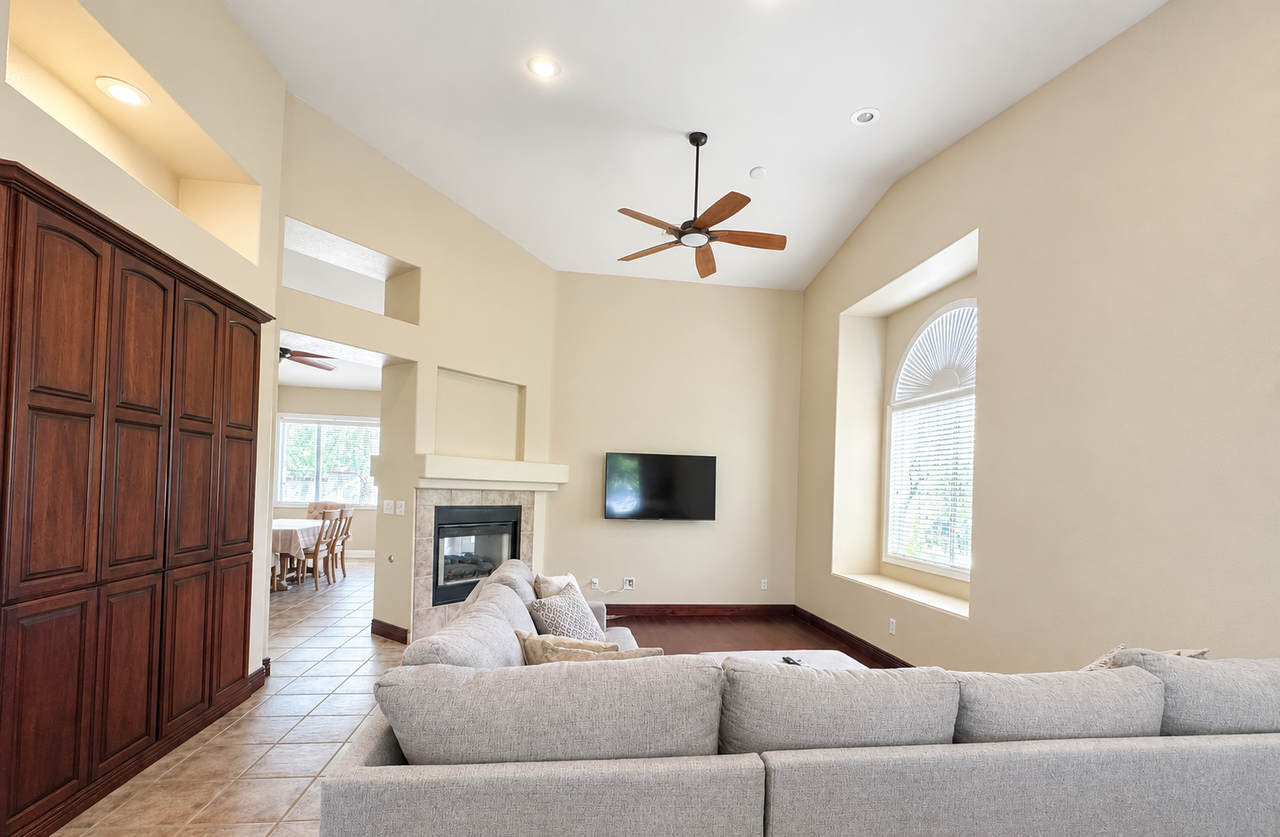 1904 Park Shadows Ln #NA - Photo 6 of 17