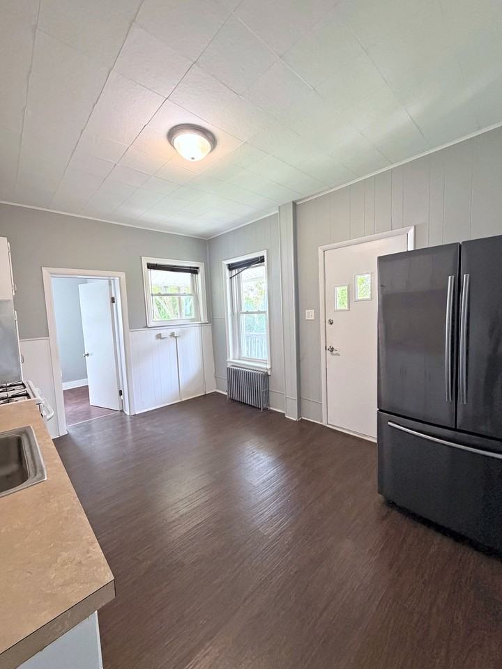 222 E Washington Ave #NA - Photo 3 of 19