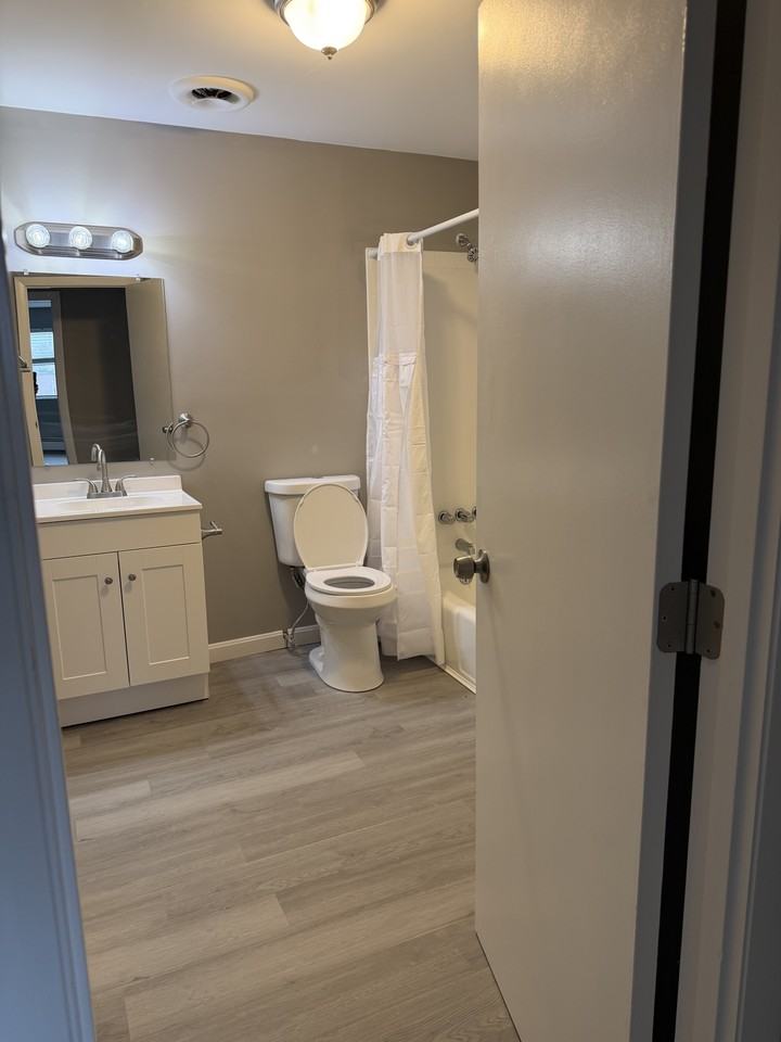 130 Mammoth Rd #25 - Photo 7 of 13