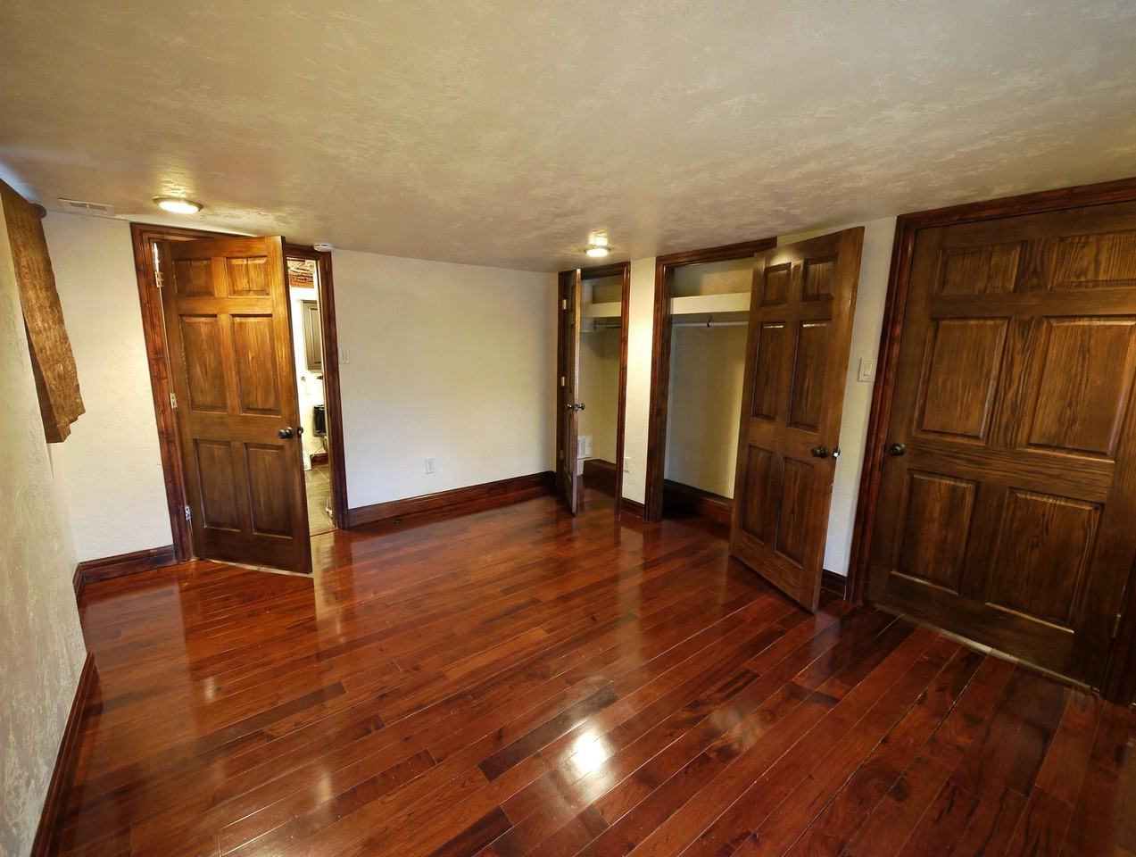 231 W Steuben St #4 - Photo 4 of 32